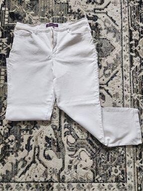 Gloria Vanderbilt White Straight-Leg Women's Jeans